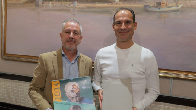 Carlos Fern&aacute;ndez, consejero de Fundaci&oacute;n Hefame, y C&eacute;sar Ram&iacute;rez, presidente de la Fundaci&oacute;n Bistur&iacute; Solidario, en la firma del acuerdo