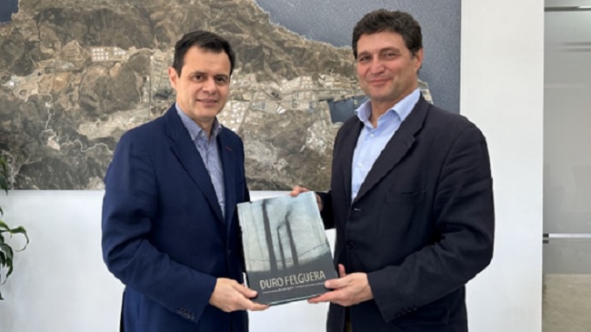 Antonio Mestre, Director de la Refiner&iacute;a de Repsol en Cartagena, junto a Juan F&eacute;lix Ruiz, Director de Operaciones de O&M de Duro Felguera