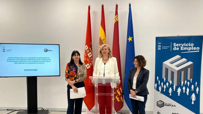 La concejal de Promoci&oacute;n Econ&oacute;mica y Empleo, Mercedes Bernab&eacute;, en la presentaci&oacute;n de las nuevas ayudas