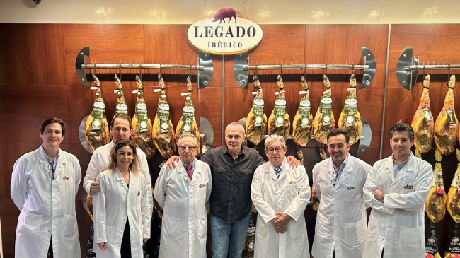 Imagen de la visita de José Coronado, a las instalaciones de ElPozo en Alhama Imagen de la visita de José Coronado, a las instalaciones de ElPozo en Alhama