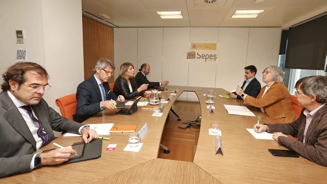Representantes del Ayuntamiento, e Gobierno regional, el Puerto y SEPES