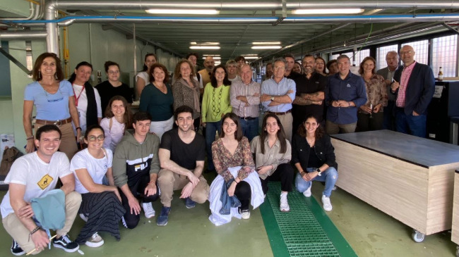 Estudiantes de la Facultad de Veterinaria de la UMU en el evento con el Grupo Ricardo Fuentes