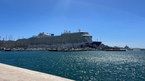 El buque Sky Princess en la terminal de cruceros del Puerto de Cartagena