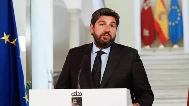 El presidente de la Región de Murcia, Fernando López Miras, ofrece una rueda de prensa, en el Palacio de San Esteban, a 15 de julio de 2024 (Edu Botella). El presidente de la Región de Murcia, Fernando López Miras, ofrece una rueda de prensa, en el Palacio de San Esteban, a 15 de julio de 2024 (Edu Botella).