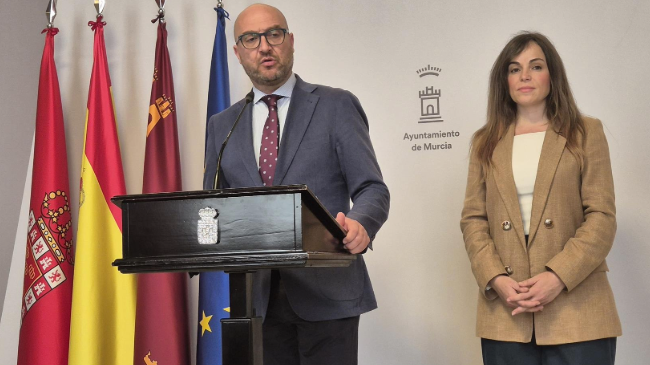 El concejal de Movilidad, Gestión Económica y Contratación, José Francisco Muñoz, en una rueda de prensa. El concejal de Movilidad, Gestión Económica y Contratación, José Francisco Muñoz, en una rueda de prensa.
