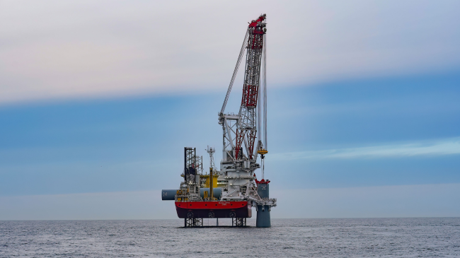 Iberdrola instala el primer monopilote de EA3 Iberdrola instala el primer monopilote de EA3