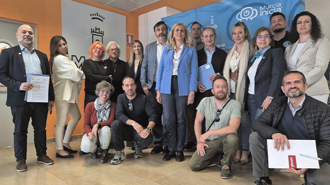 La concejal de Gobierno Abierto, Promoción Económica y Empleo, Mercedes Bernabé, junto a representantes deel Centro Tecnológico de la Energía y el Medio Ambiente (CETENMA), la Asociación de Empresas del Medio Ambi La concejal de Gobierno Abierto, Promoción Económica y Empleo, Mercedes Bernabé, junto a representantes deel Centro Tecnológico de la Energía y el Medio Ambiente (CETENMA), la Asociación de Empresas del Medio Ambi
