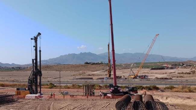 Obras del AVE entre Murcia y Almería en una imagen de archivo. Obras del AVE entre Murcia y Almería en una imagen de archivo.