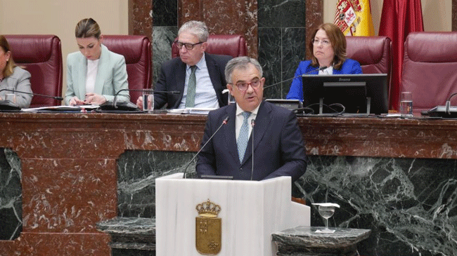 El consejero de Medio Ambiente, Universidades, Investigación y Mar Menor, Juan María Vázquez, durante su comparecencia en la Asamblea Regional. El consejero de Medio Ambiente, Universidades, Investigación y Mar Menor, Juan María Vázquez, durante su comparecencia en la Asamblea Regional.