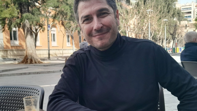 El periodista Carlos del Amor en la Palza del Romea de Murcia. El periodista Carlos del Amor en la Palza del Romea de Murcia.