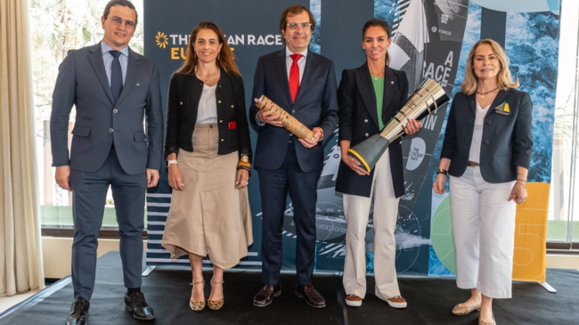 José María Gómez Fuster, director General de la Autoridad Portuaria de Cartagena; Eva Franco, directora de sostenibilidad de Hidrogea; Pedro Pablo Hernández, presidente de la Autoridad Portuaria de Cartagena; Jennifer Isaac, di José María Gómez Fuster, director General de la Autoridad Portuaria de Cartagena; Eva Franco, directora de sostenibilidad de Hidrogea; Pedro Pablo Hernández, presidente de la Autoridad Portuaria de Cartagena; Jennifer Isaac, di