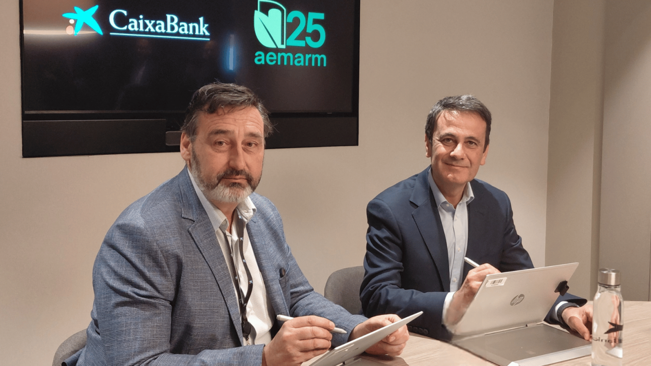 Firma de convenio CaixaBank y AEMA Firma de convenio CaixaBank y AEMA