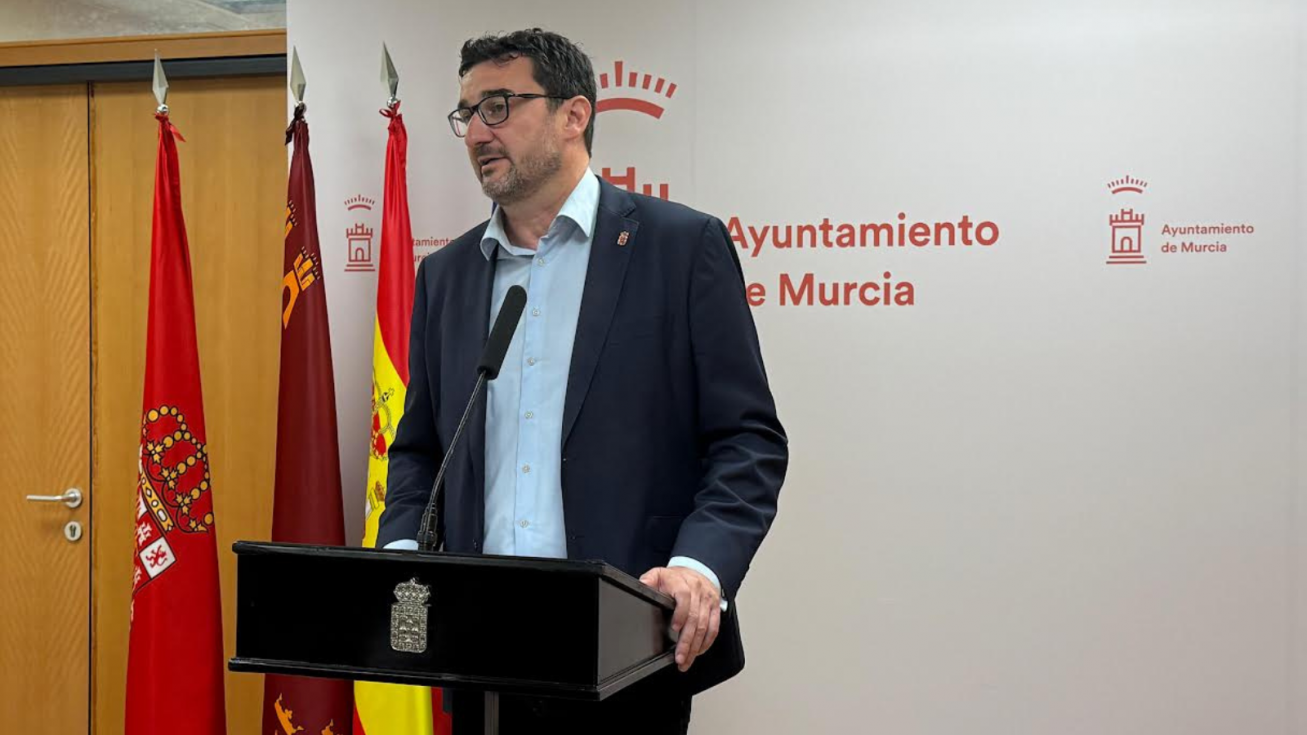 Gin&eacute;s Ruiz, portavoz del Grupo Socialista en el Ayuntamiento de Murcia.