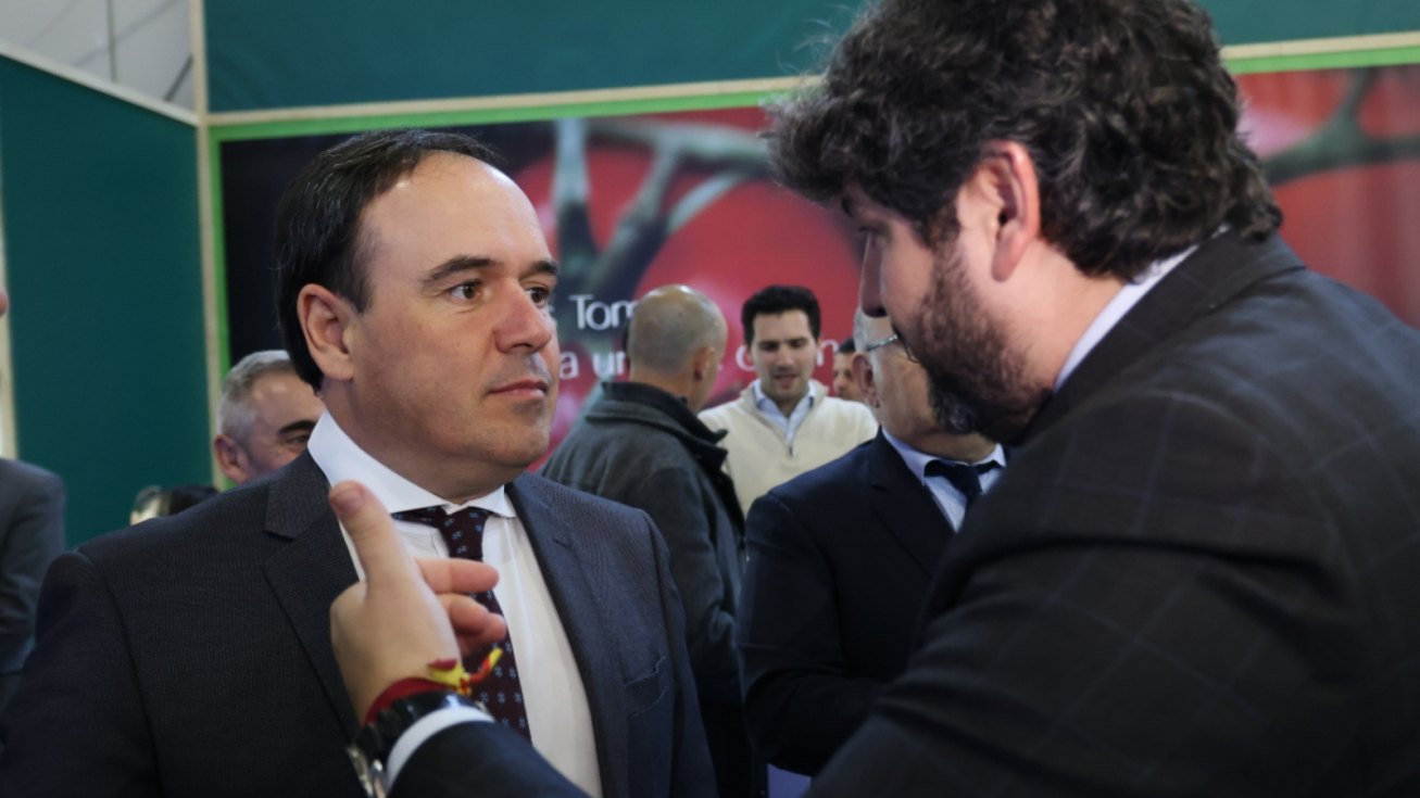 L&oacute;pez Miras junto al presidente de la Generalitat Valenciana.