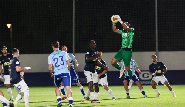 Partido de ida en el que el Atl&eacute;tico Malague&ntilde;o venci&oacute; (1-0) / Carlos Guerrero. M&aacute;laga Hoy
