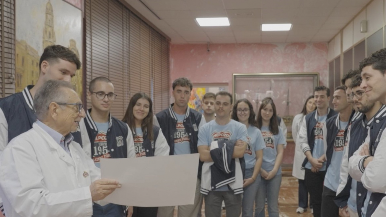 Participantes en el programa &lsquo;Graduate Program&rsquo;, en una de las sesiones de trabajo junto al presidente del Grupo Fuetes, Tom&aacute;s Fuertes.