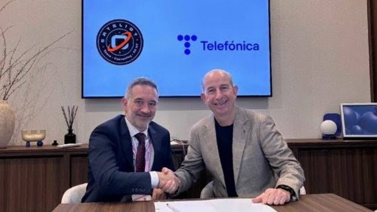 El director de Defensa y Seguridad en Telef&oacute;nica Espa&ntilde;a, Javier L&oacute;pez, y el ceo y fundador de Sateliot, Jaume Sanpera.