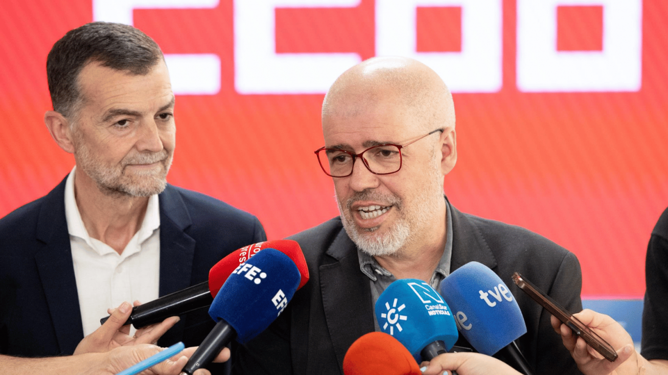 El secretario general de CCOO, Unai Sordo (d), y el coordinador federal de IU, Antonio Ma&iacute;llo (i) - Eduardo Parra - Europa Press