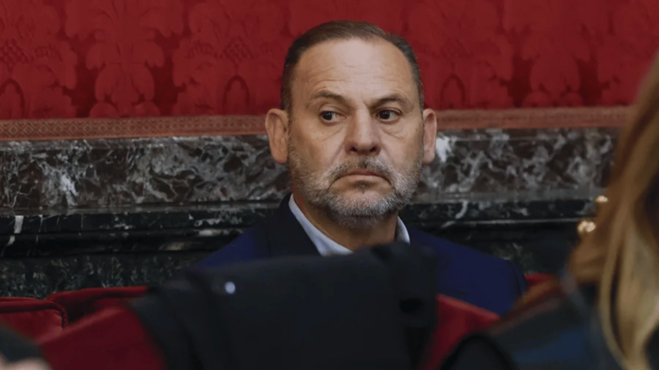 El exministro José Luis Ábalos en el banquillo de los acusados este martes en el primer día del juicio. EFE/J.J. Guillén El exministro José Luis Ábalos en el banquillo de los acusados este martes en el primer día del juicio. EFE/J.J. Guillén
