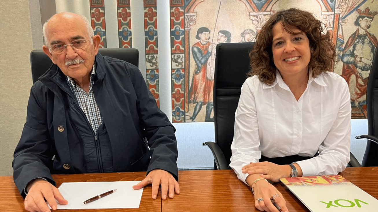 La portavoz adjunta del GP VOX en la Asamblea Regional, María José Ruiz y el diputado Alberto Garre López La portavoz adjunta del GP VOX en la Asamblea Regional, María José Ruiz y el diputado Alberto Garre López