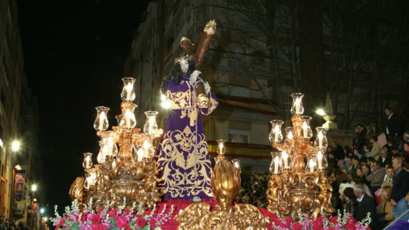 El Cristo del Perdón recorre las calles de Lorca. El Cristo del Perdón recorre las calles de Lorca.