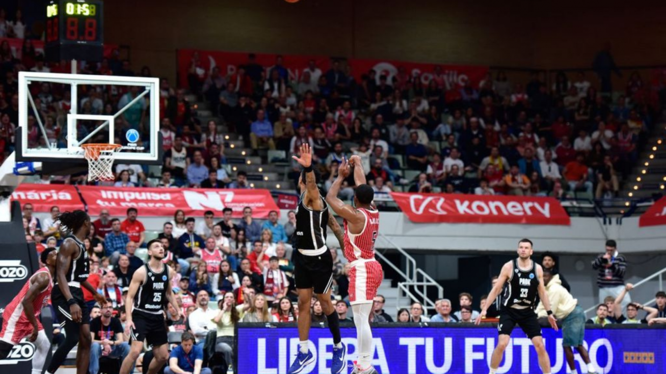 David Dejulius durante un lance del encuentro ante el PAOK.