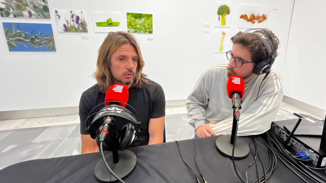 El artista pinatarense Goyo 203 durante su intervenci&oacute;n en 'Las Ma&ntilde;anas de MurciaEconom&iacute;a Radio'.