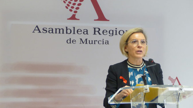 Adela Mart&iacute;nez-Cach&aacute; es la consejera de Educaci&oacute;n y Juventud