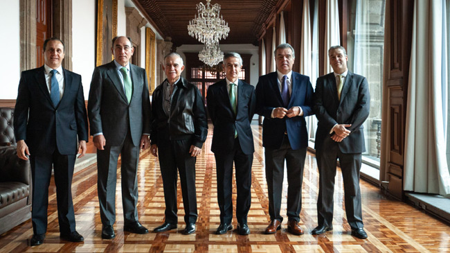 Jos&eacute; Ignacio S&aacute;nchez Gal&aacute;n con otros representantes de Iberdrola y de la Administraci&oacute;n mexicana