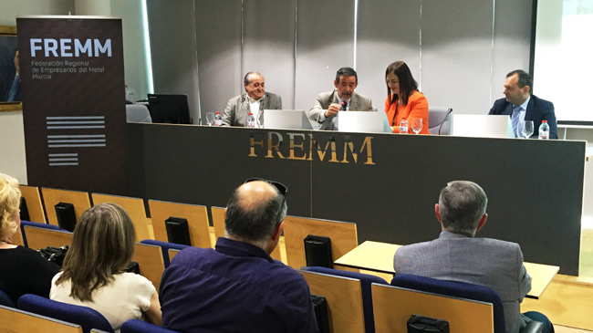 Momento de la presentaci&oacute;n del 'Librotaller'