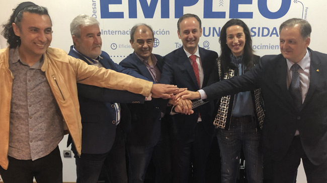 El consejero Celdr&aacute; present&oacute;  las ayudas junto a los representantes de la asociaciones de econom&iacute;a social