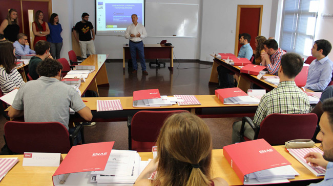 Alumnos becados en la primera convocatoria