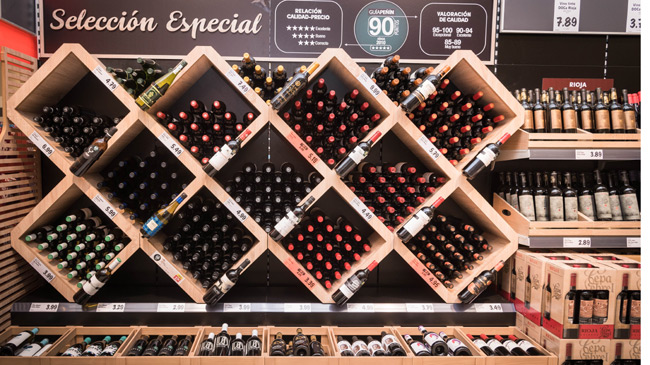 Secci&oacute;n de vinos de Lidl