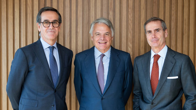 Alfonso Gil, consejero delegado de Alantra; Ignacio Garralda, presidente de Mutua Madrile&ntilde;a, y Alfonso Gil, consejero delegado de Alantra Wealth Management