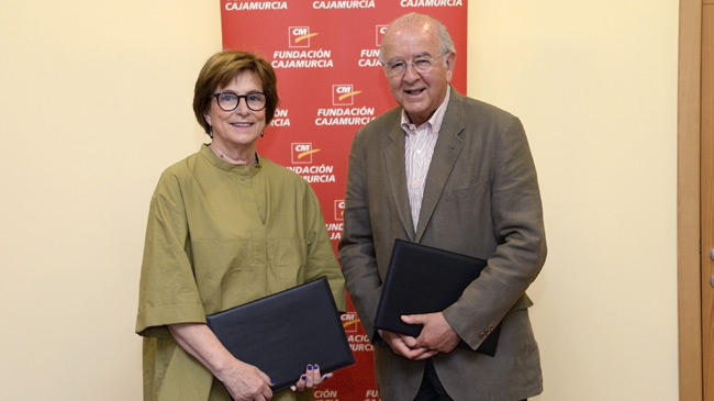 Amparo Marzal, presidenta de Unicef Comit&eacute; Auton&oacute;mico de Murcia, y Carlos Egea, presidente de la Fundaci&oacute;n Cajamurcia y consejero de Bankia