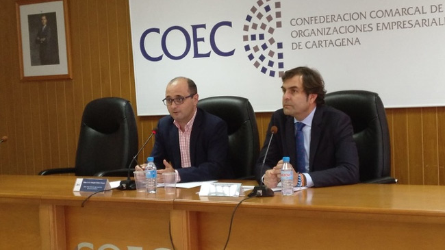 El director del Info, Joaqu&iacute;n G&oacute;mez, y Pedro Pablo Hern&aacute;ndez, presidente de Coec