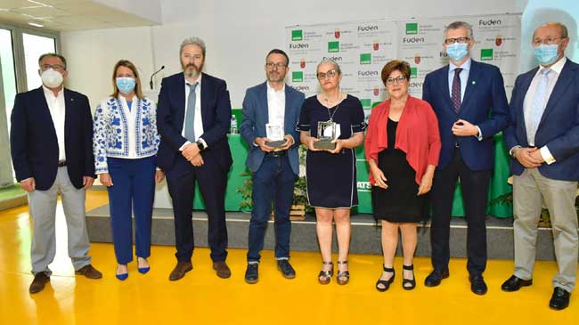 Foto de familia de los premiados