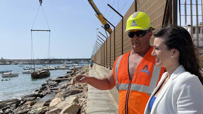 Marina Munuera revisa las obras y la recuperaci&oacute;n de embarcaciones