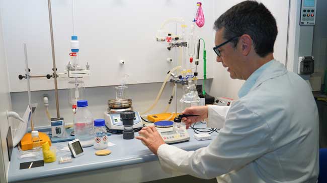 Marcos Lanz&oacute;n, en su laboratori