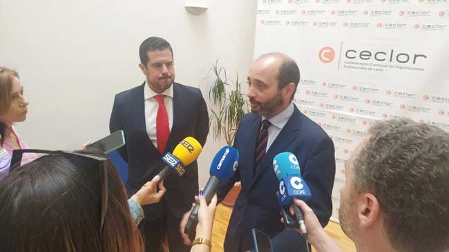 Juan J&oacute;dar (izquierda) y Joaqu&iacute;n G&oacute;mez, director del Instituto de Fomento