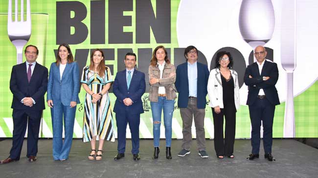 Foto de familia de los ponentes de la jornada