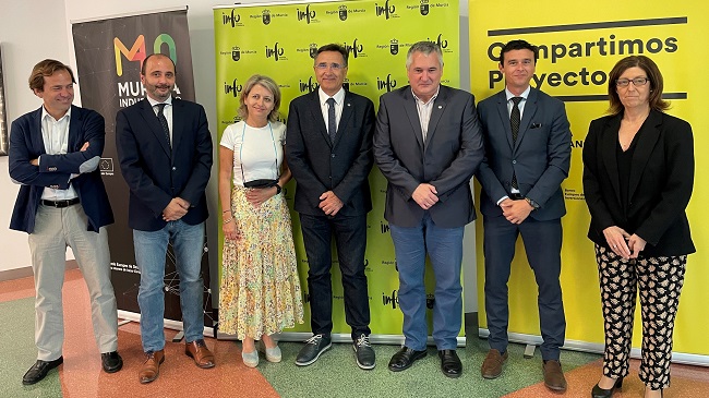Participantes en la reuni&oacute;n mantenida en el INFO con los representantes de las universidades de la Regi&oacute;n