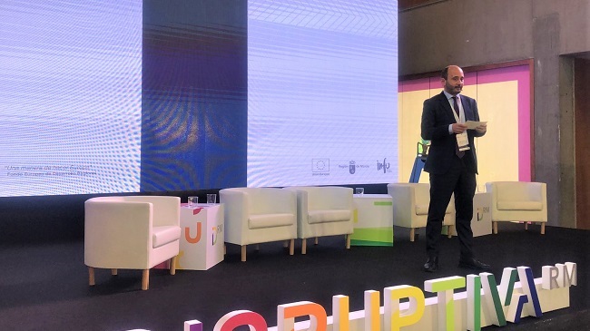 El director del INFO, Joaqu&iacute;n G&oacute;mez, durante la presentaci&oacute;n de la estrategia &lsquo;Industria 5.0&rsquo;, en la Jornada de Tecnolog&iacute;as Disruptivas