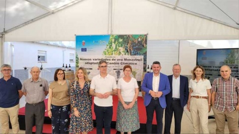 Momento de la presentaci&oacute;n de las nuevas variedades en Jumilla