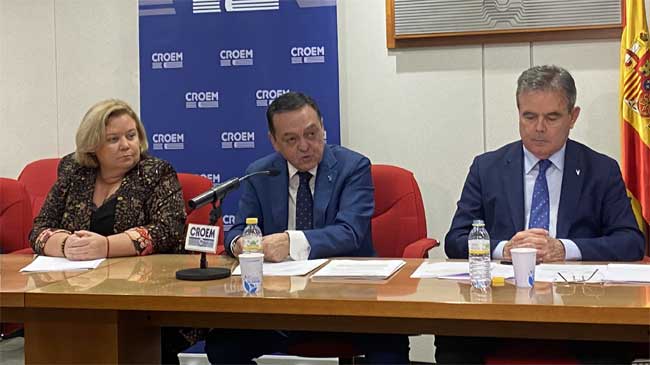 Albarrac&iacute;n y otros dirigentes empresariales, esta ma&ntilde;ana en la sede de Croem