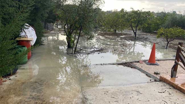 Campos anegados tras el paso de la tormenta de lluvia y granizo