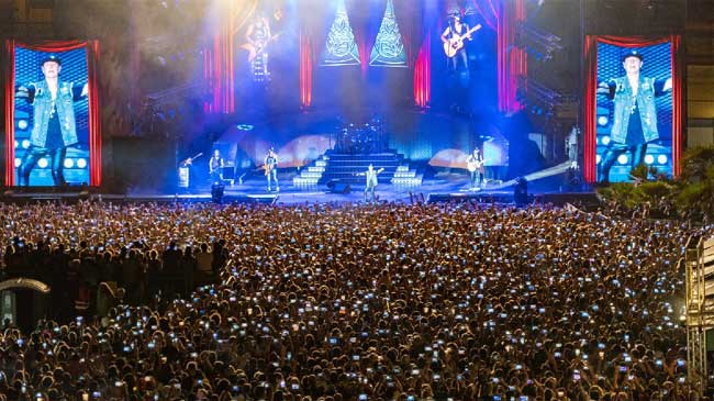 Imagen de la primera edici&oacute;n de Rock Imperium