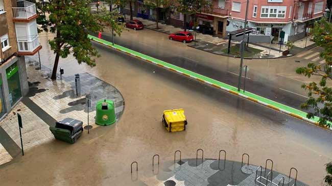 Estado del cruce de las calles &Aacute;ngel Bruna y Pintor Balaca, en Cartagena