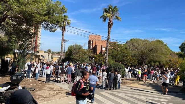 Primera concentraci&oacute;n vecinal&nbsp;frente al Hospital Naval
