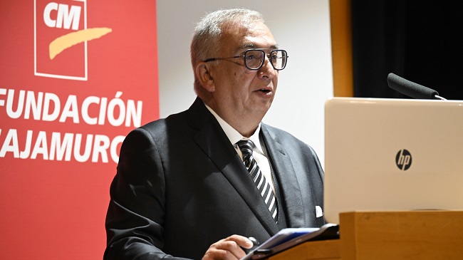 Jos&eacute; Manuel Villalgordo, durante su discurso de ingreso como acad&eacute;mico a la ACCRM